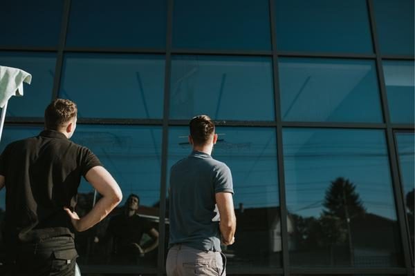 rengøring københavn vinduespudser erhverv kontor teleskopstang facadevask 600×400 rengøring københavn vinduespudser erhverv kontor teleskopstang facadevask 600x400